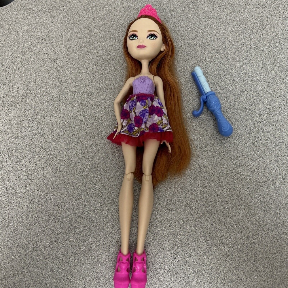 Ever After High Holly O'Hair Doll, Includes Hair Curler.